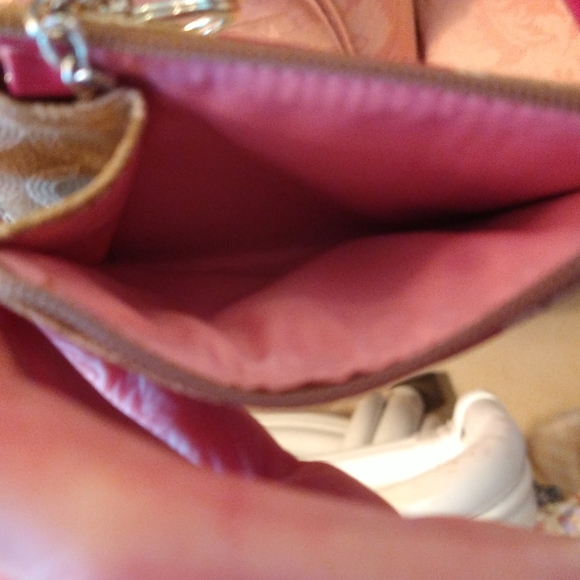 VGUC. Coach Kristen card carrier and keychain. - Picture 5 of 6